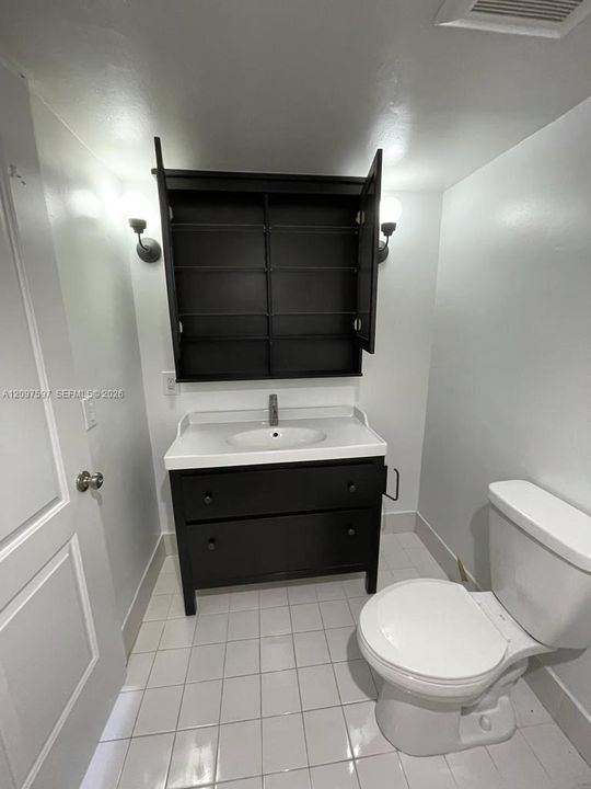 For Rent: $2,200 (2 beds, 2 baths, 780 Square Feet)