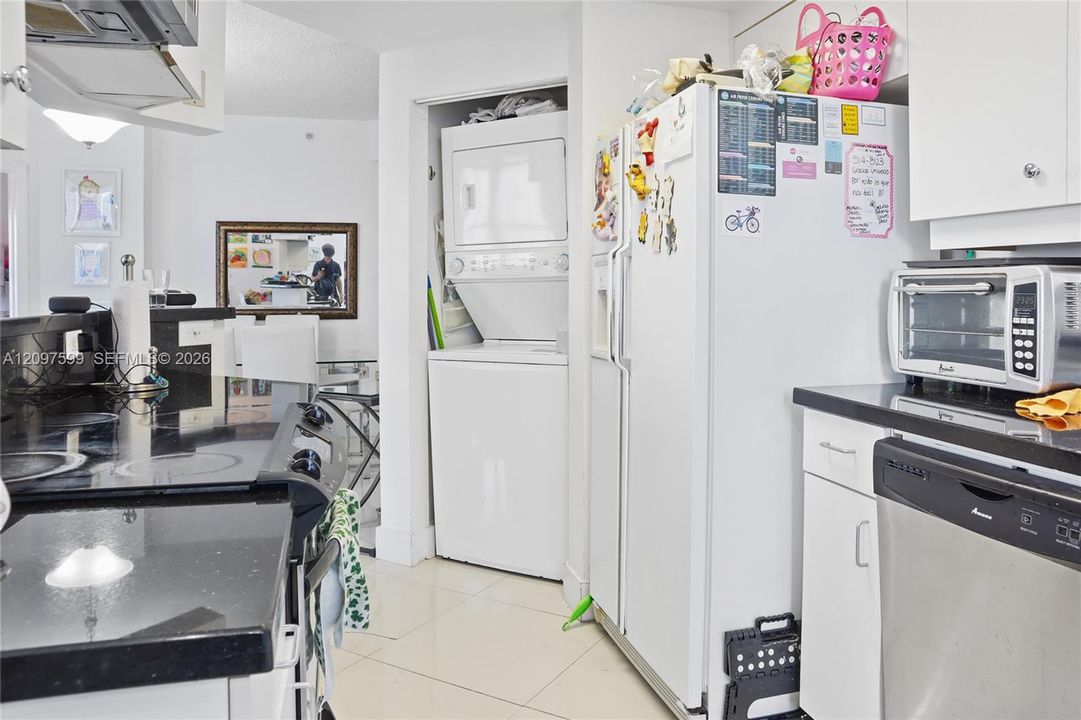 For Sale: $700,000 (2 beds, 2 baths, 1257 Square Feet)