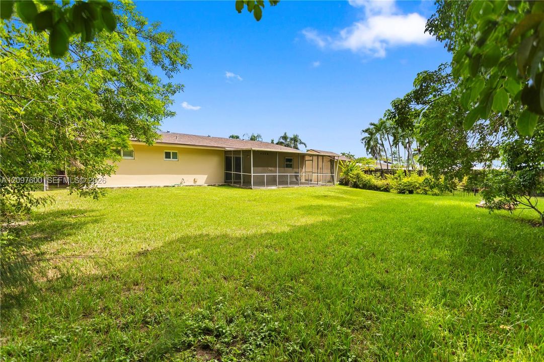 For Sale: $830,000 (4 beds, 2 baths, 2302 Square Feet)
