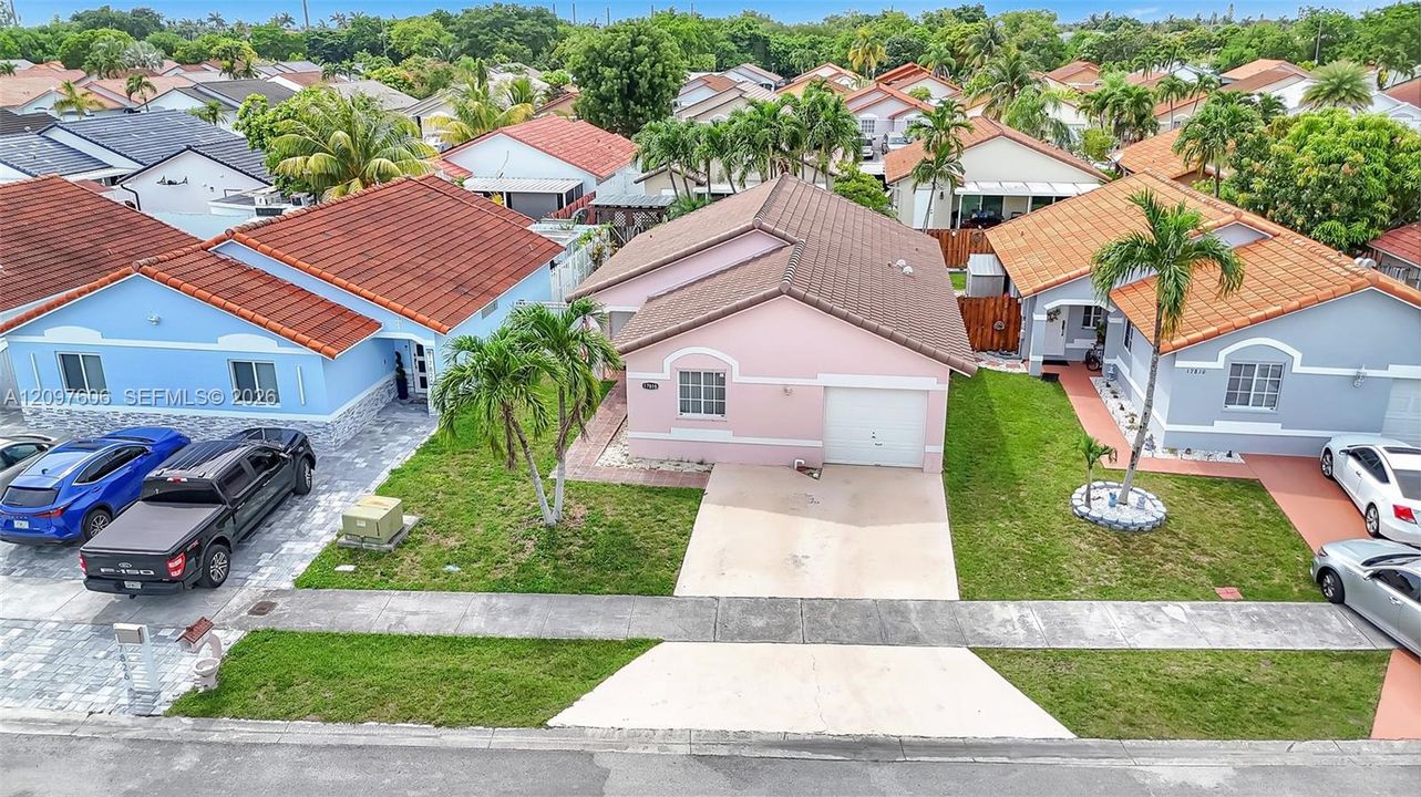 For Sale: $550,000 (3 beds, 2 baths, 1249 Square Feet)