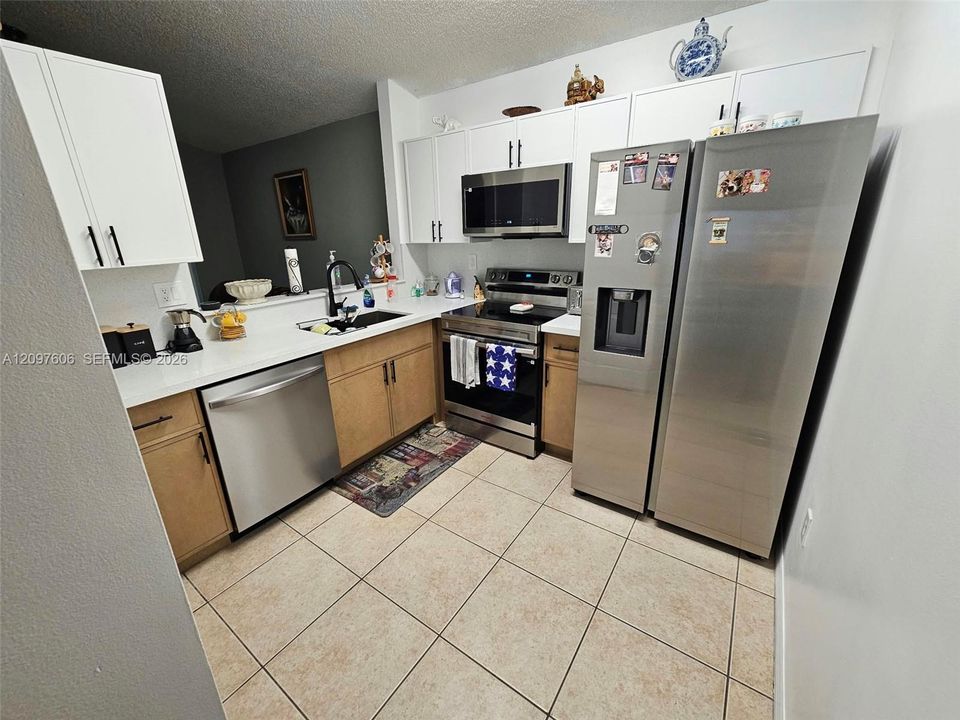 For Sale: $550,000 (3 beds, 2 baths, 1249 Square Feet)