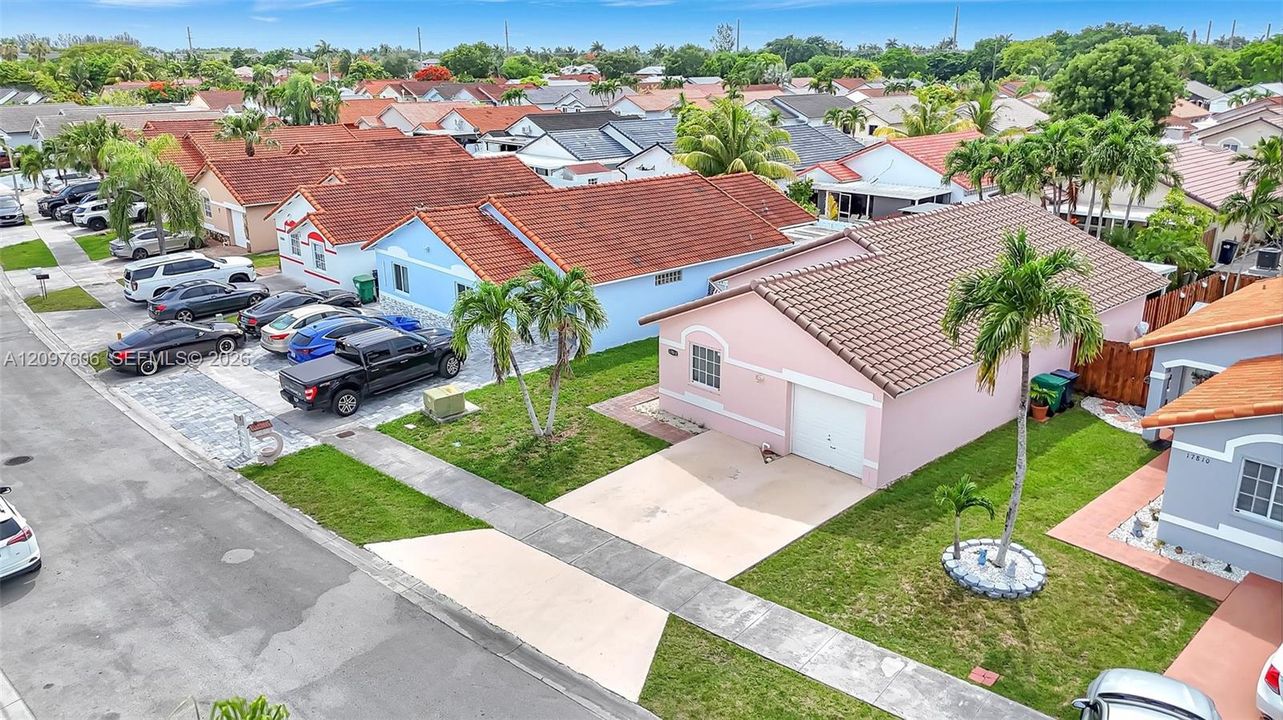 For Sale: $550,000 (3 beds, 2 baths, 1249 Square Feet)