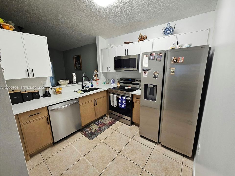 For Sale: $550,000 (3 beds, 2 baths, 1249 Square Feet)