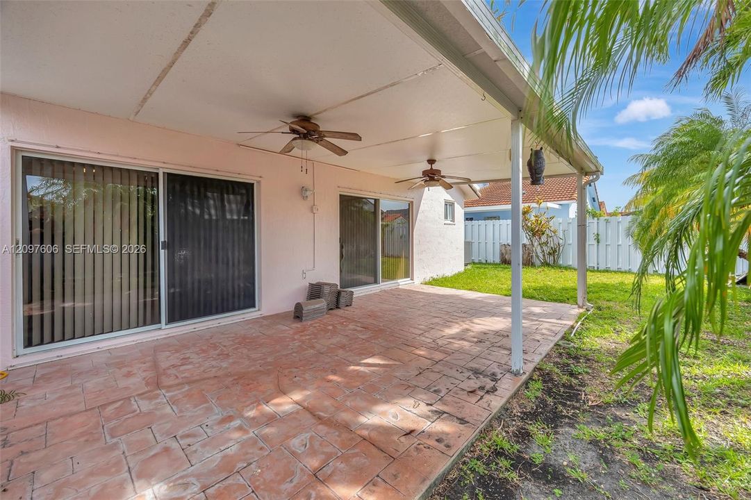 For Sale: $550,000 (3 beds, 2 baths, 1249 Square Feet)