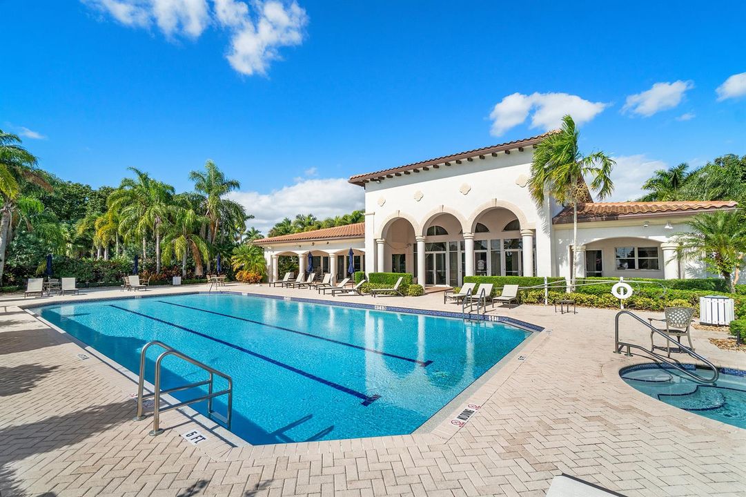 Clubhouse pool 2