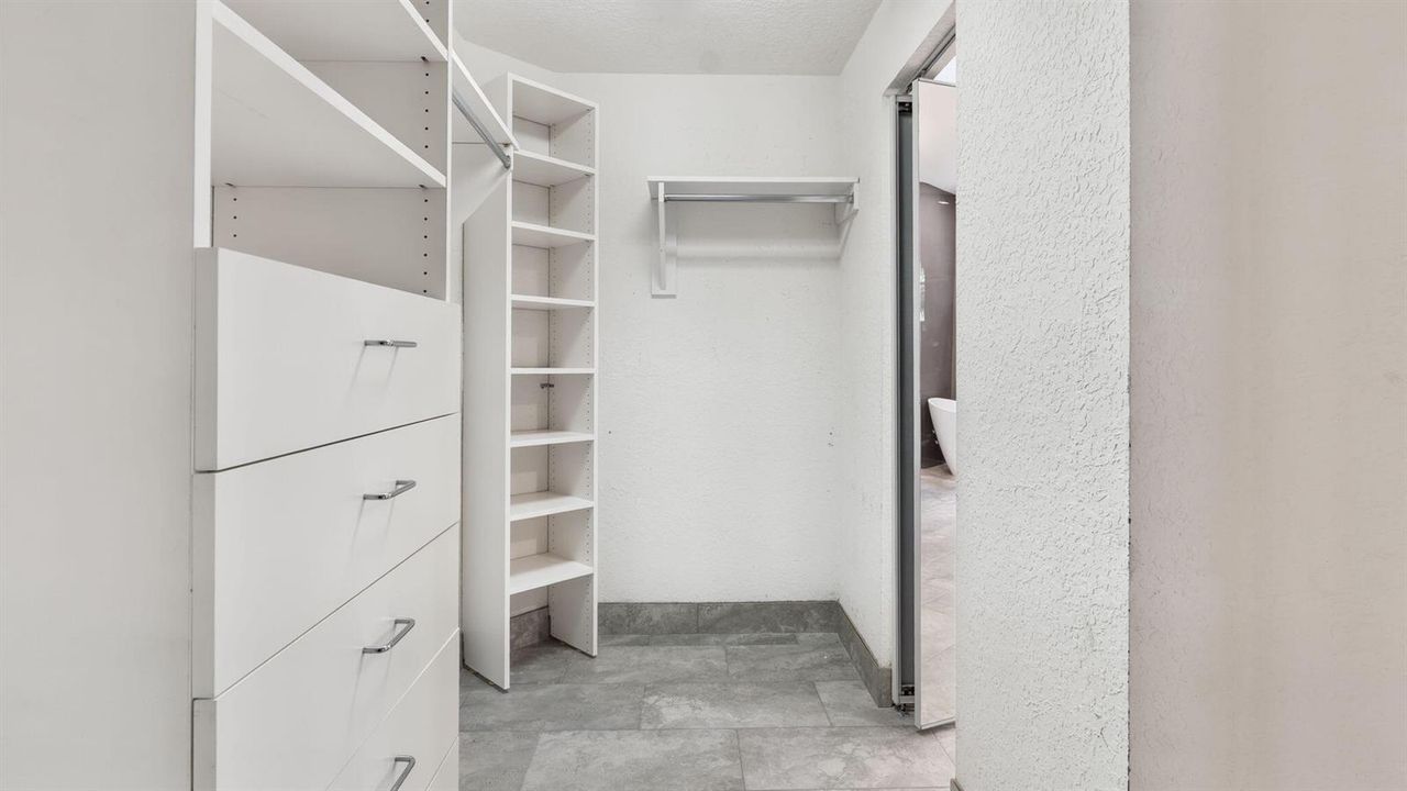 Walk-in Closet