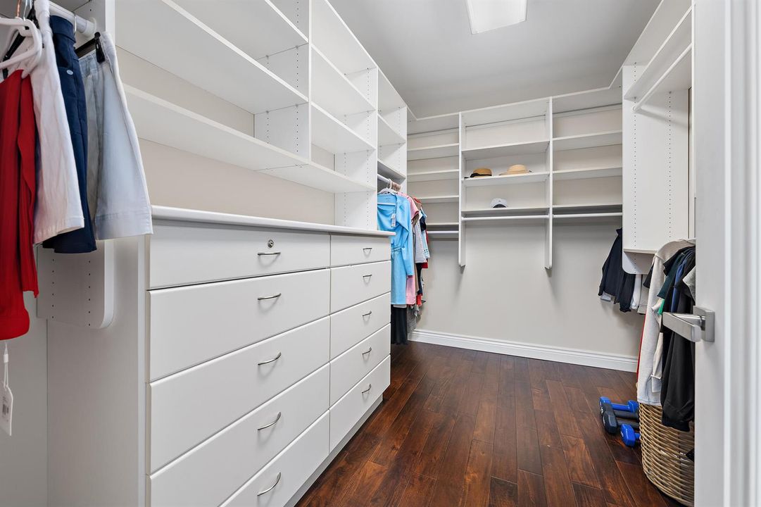 Walk-in Closet