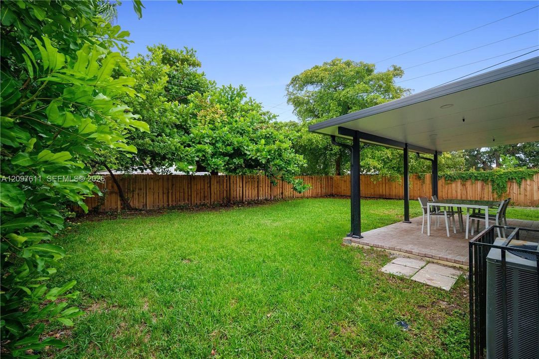 En Venta: $655,000 (3 camas, 2 baños, 1180 Pies cuadrados)