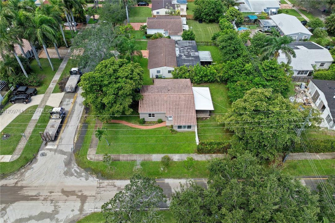 En Venta: $655,000 (3 camas, 2 baños, 1180 Pies cuadrados)