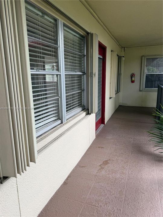 For Rent: $1,800 (2 beds, 1 baths, 954 Square Feet)