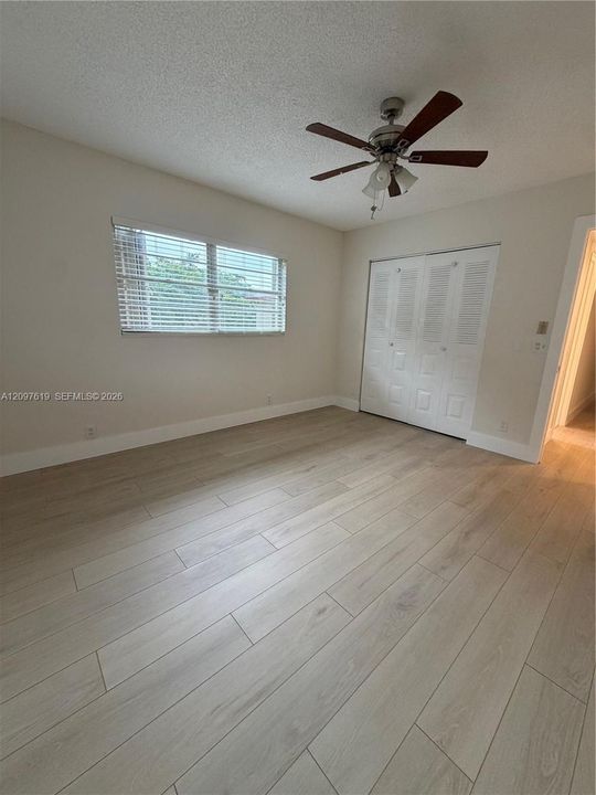 For Rent: $1,800 (2 beds, 1 baths, 954 Square Feet)