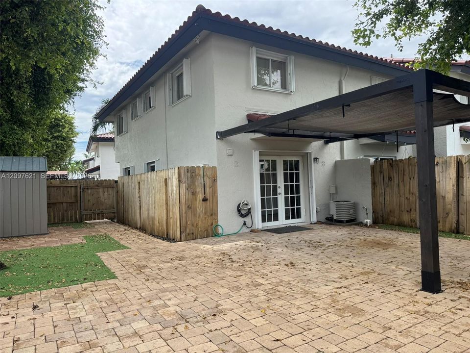 For Rent: $2,650 (2 beds, 2 baths, 954 Square Feet)