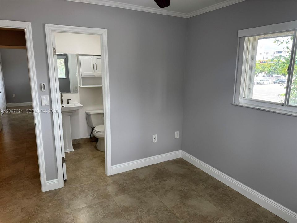 For Rent: $2,650 (2 beds, 2 baths, 954 Square Feet)