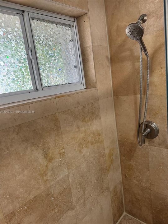 For Rent: $2,650 (2 beds, 2 baths, 954 Square Feet)
