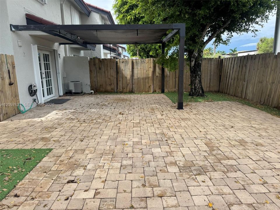 For Rent: $2,650 (2 beds, 2 baths, 954 Square Feet)