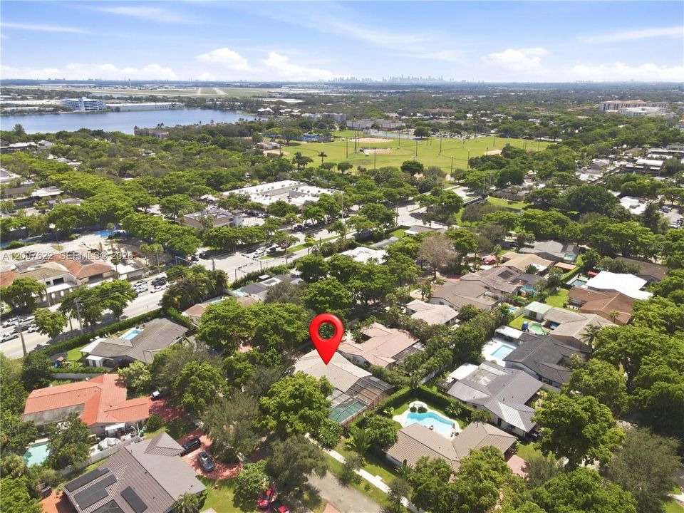 For Sale: $925,000 (4 beds, 2 baths, 1943 Square Feet)