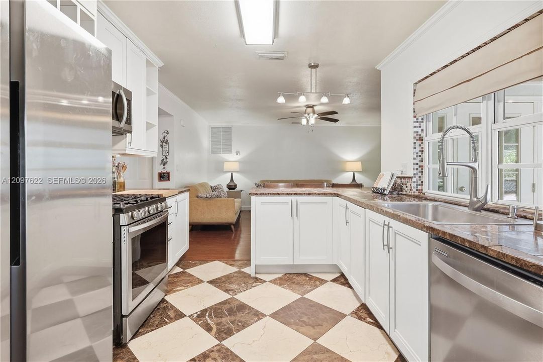 For Sale: $925,000 (4 beds, 2 baths, 1943 Square Feet)