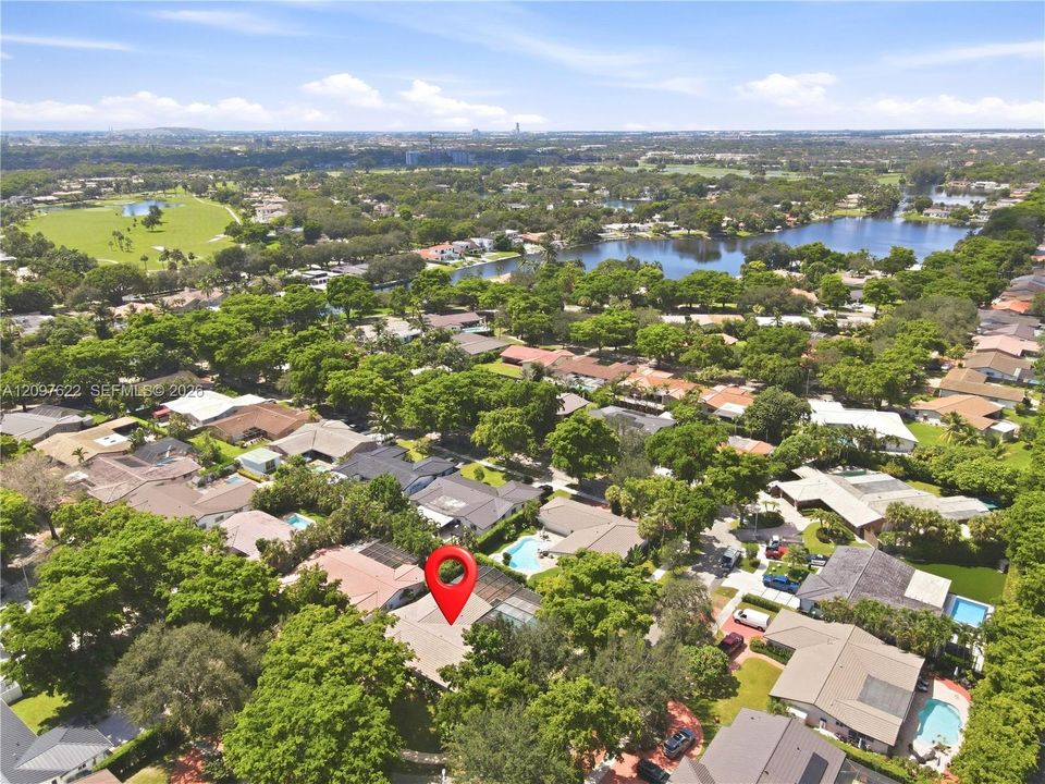 For Sale: $925,000 (4 beds, 2 baths, 1943 Square Feet)