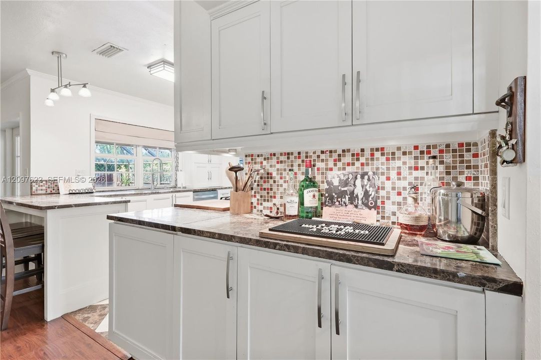 For Sale: $925,000 (4 beds, 2 baths, 1943 Square Feet)
