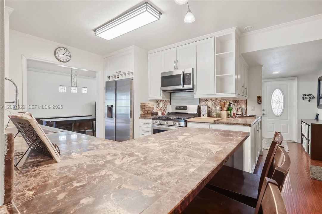 For Sale: $925,000 (4 beds, 2 baths, 1943 Square Feet)