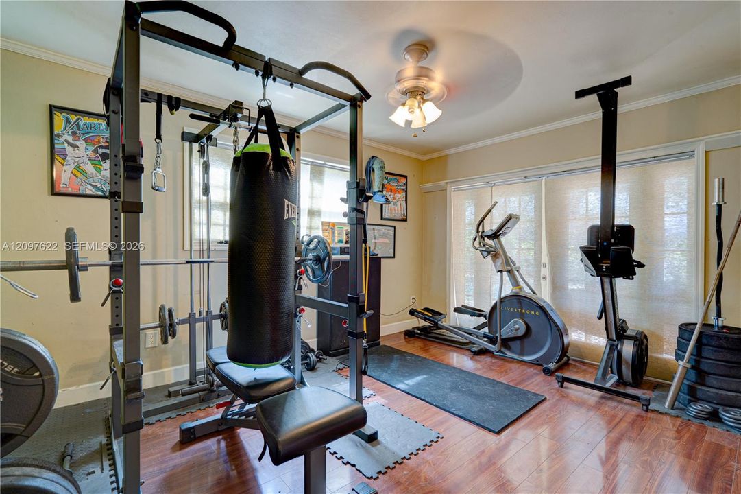 For Sale: $925,000 (4 beds, 2 baths, 1943 Square Feet)