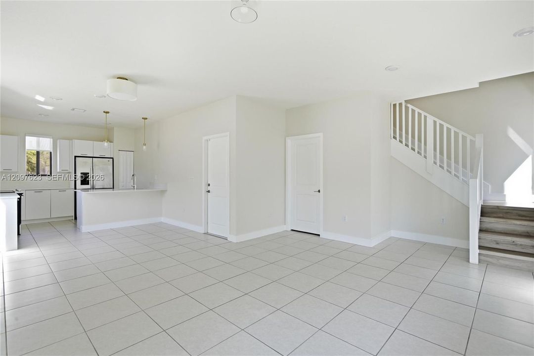 For Rent: $4,650 (3 beds, 2 baths, 1979 Square Feet)