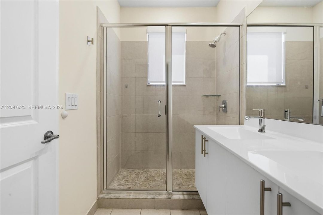 For Rent: $4,650 (3 beds, 2 baths, 1979 Square Feet)