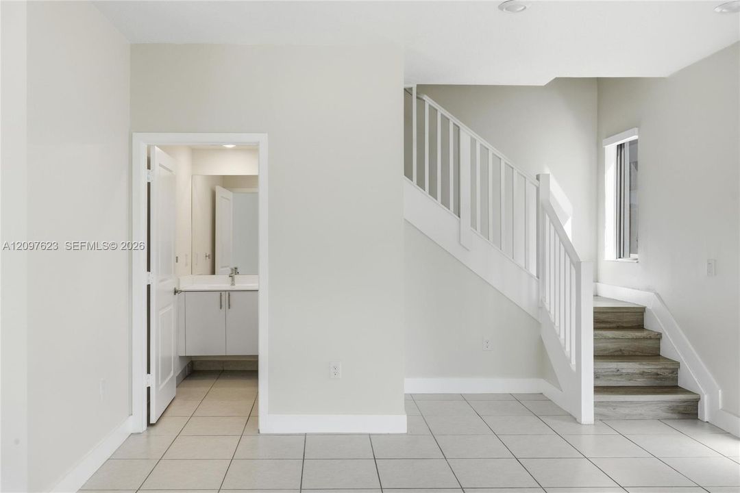 For Rent: $4,650 (3 beds, 2 baths, 1979 Square Feet)