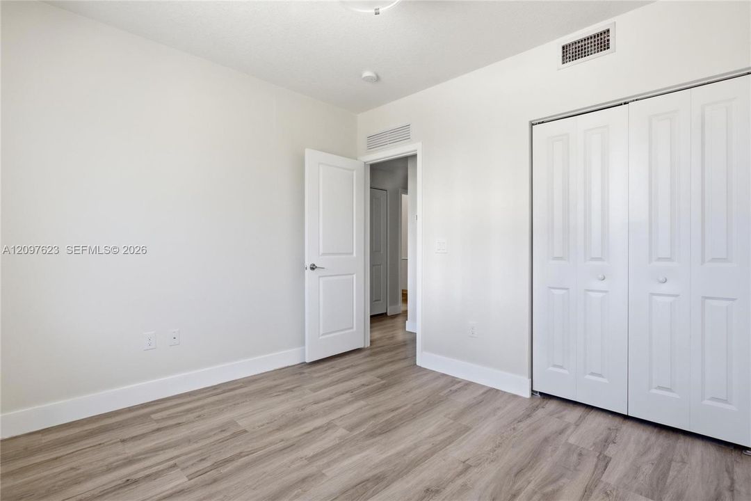 For Rent: $4,650 (3 beds, 2 baths, 1979 Square Feet)