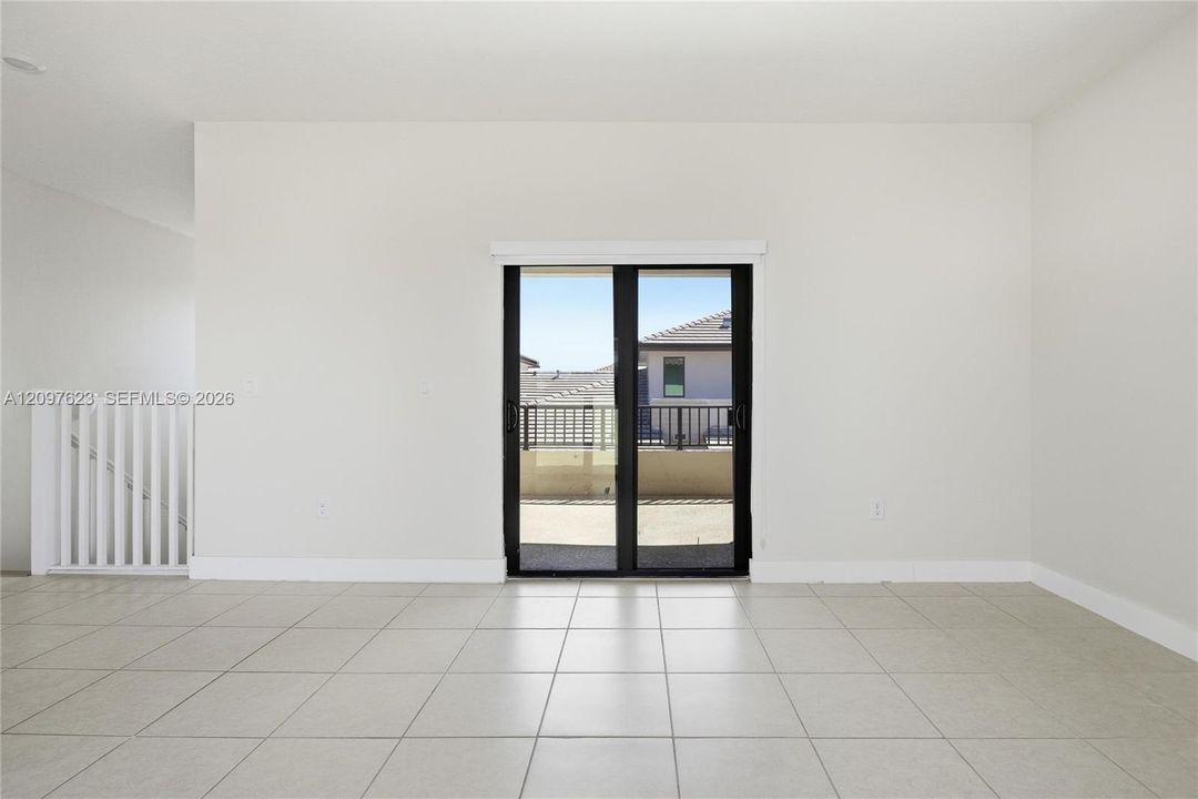 For Rent: $4,650 (3 beds, 2 baths, 1979 Square Feet)