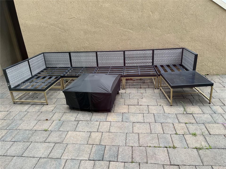 В аренду: $3,200 (5 спален, 4 ванн, 2312 Квадратных фут)
