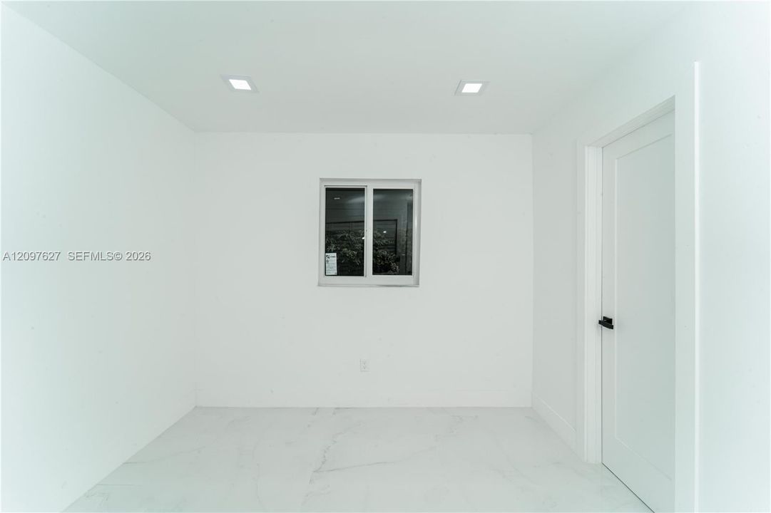 На продажу: $569,000 (5 спален, 4 ванн, 2296 Квадратных фут)