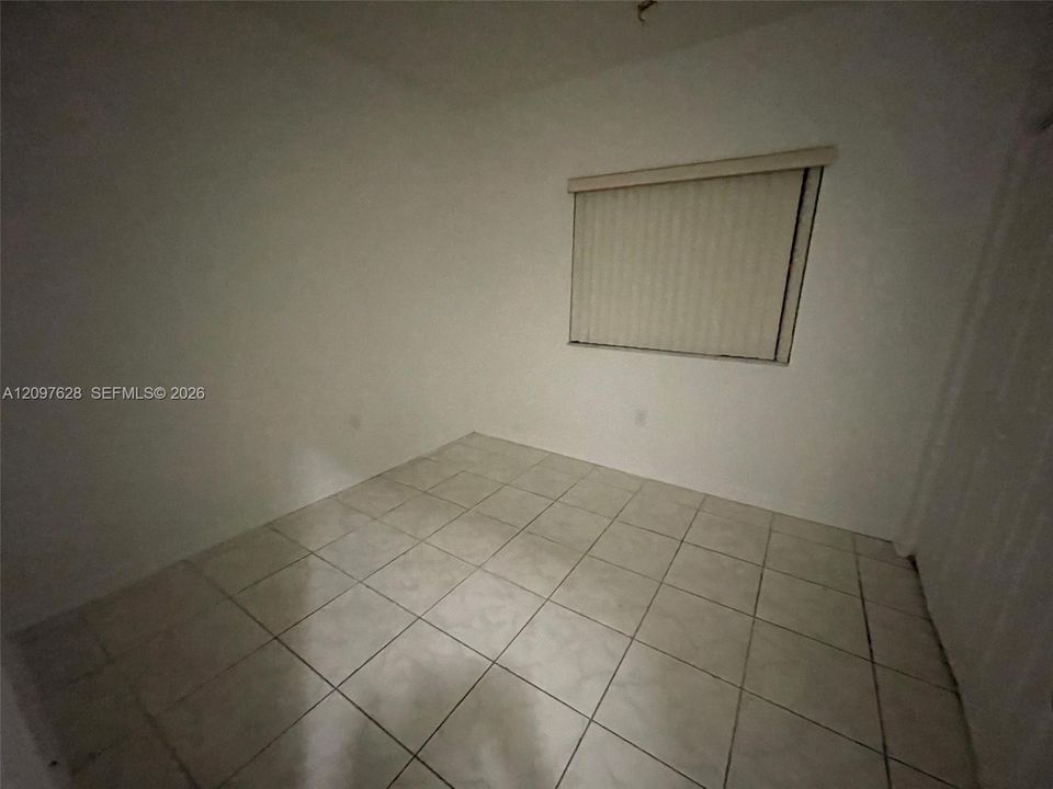 En Renta: $2,495 (3 camas, 2 baños, 1200 Pies cuadrados)