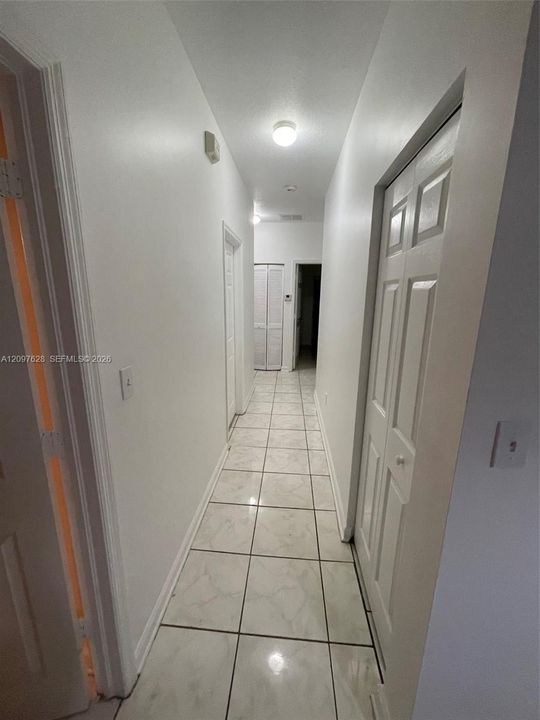 En Renta: $2,495 (3 camas, 2 baños, 1200 Pies cuadrados)