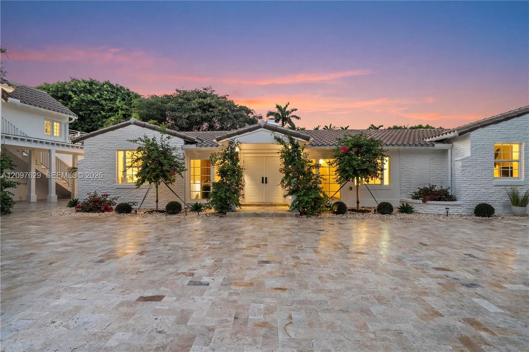 For Sale: $11,800,000 (7 beds, 6 baths, 5248 Square Feet)