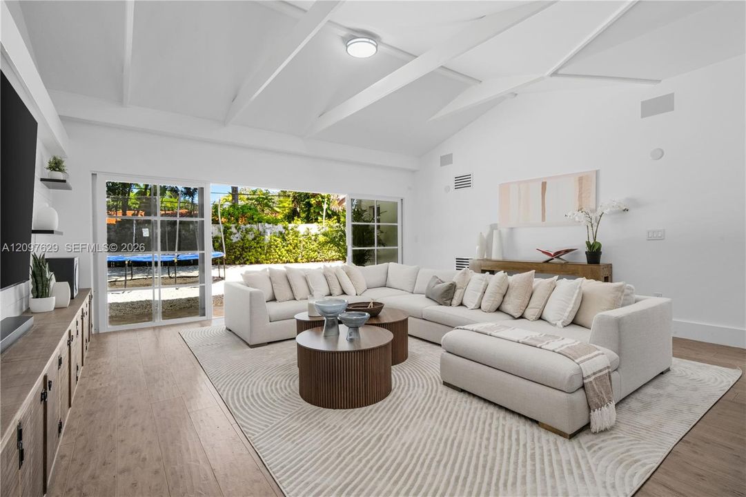 For Sale: $11,800,000 (7 beds, 6 baths, 5248 Square Feet)