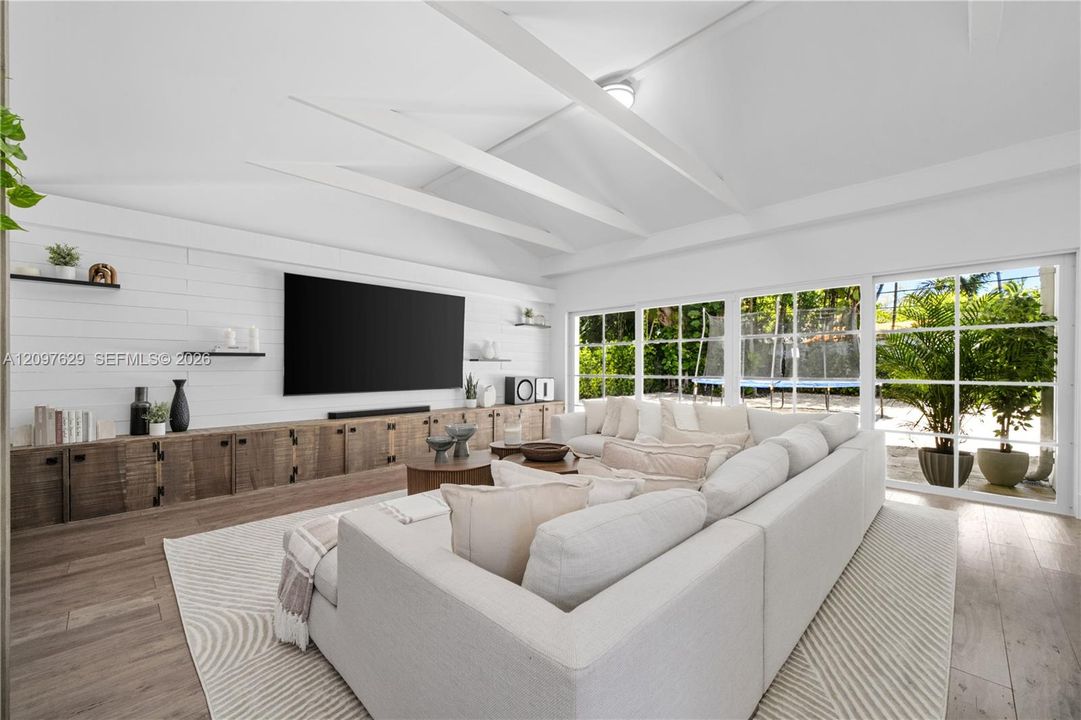For Sale: $11,800,000 (7 beds, 6 baths, 5248 Square Feet)