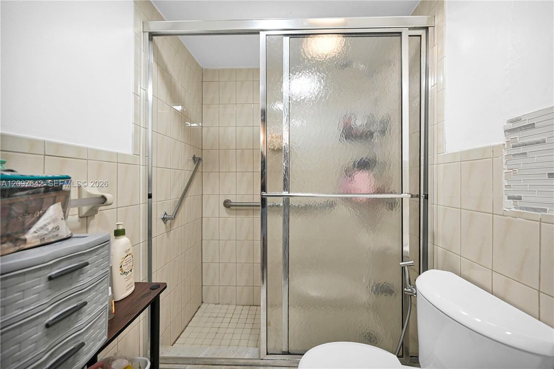 For Sale: $145,000 (1 beds, 1 baths, 960 Square Feet)