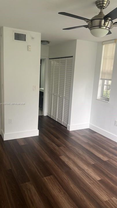 For Rent: $2,750 (2 beds, 2 baths, 994 Square Feet)