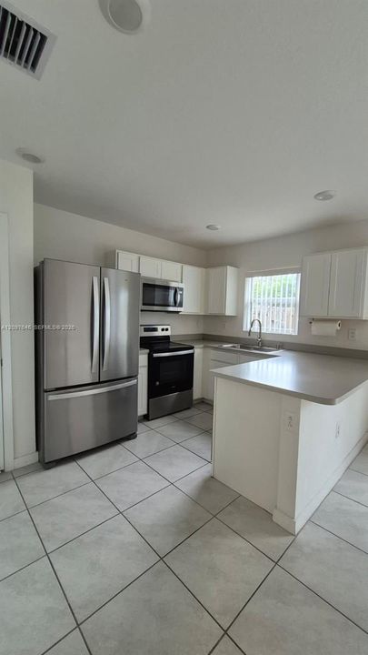En Renta: $2,600 (4 camas, 2 baños, 1512 Pies cuadrados)