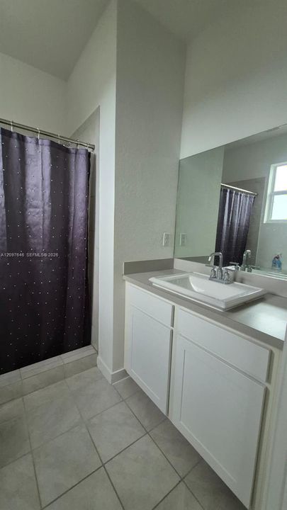 En Renta: $2,600 (4 camas, 2 baños, 1512 Pies cuadrados)