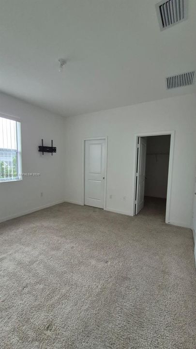 En Renta: $2,600 (4 camas, 2 baños, 1512 Pies cuadrados)