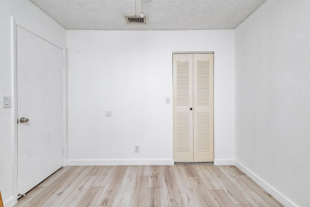 5590-23