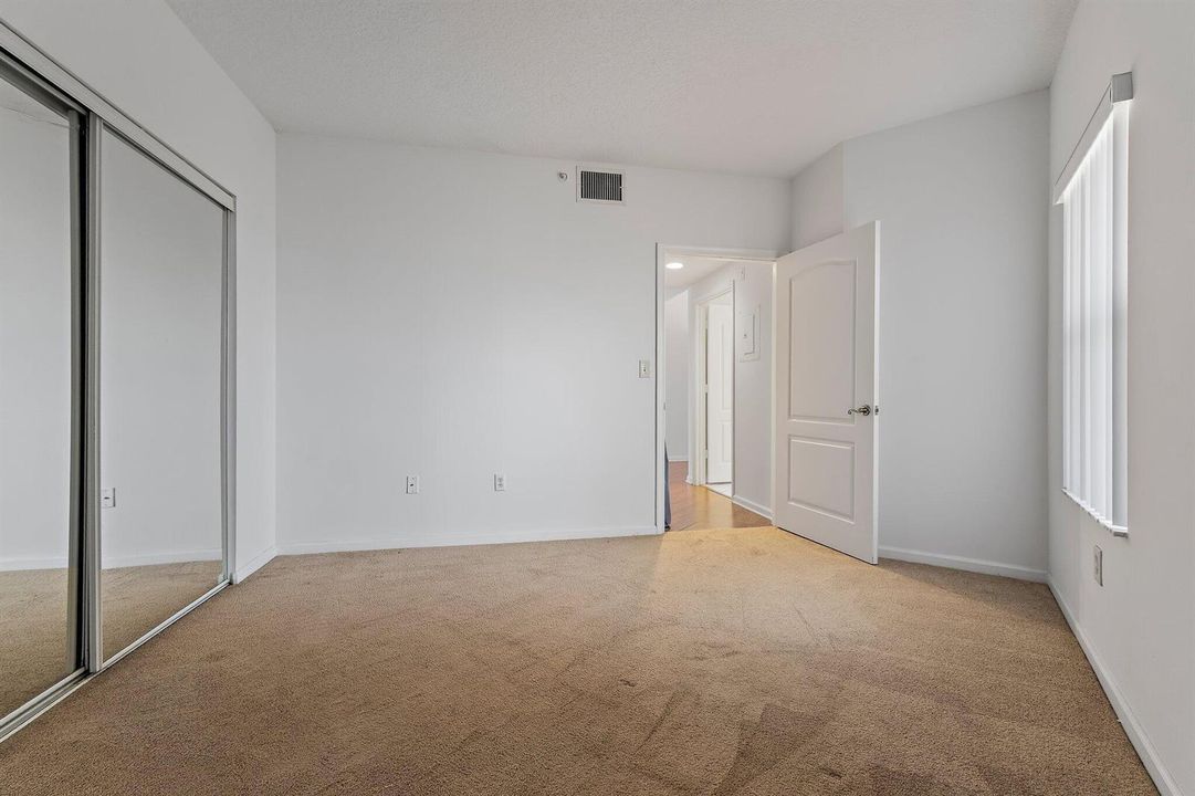 011-300UnoLagoDrive-204-JunoBeach-FL-334