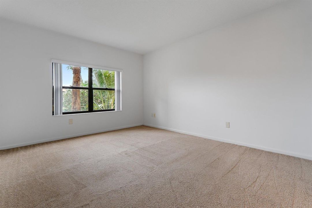 022-300UnoLagoDrive-204-JunoBeach-FL-334