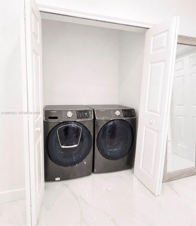 For Rent: $3,400 (3 beds, 2 baths, 1770 Square Feet)