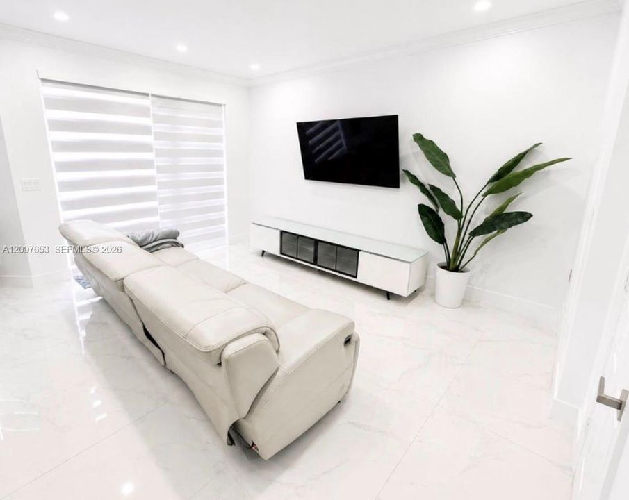For Rent: $3,400 (3 beds, 2 baths, 1770 Square Feet)