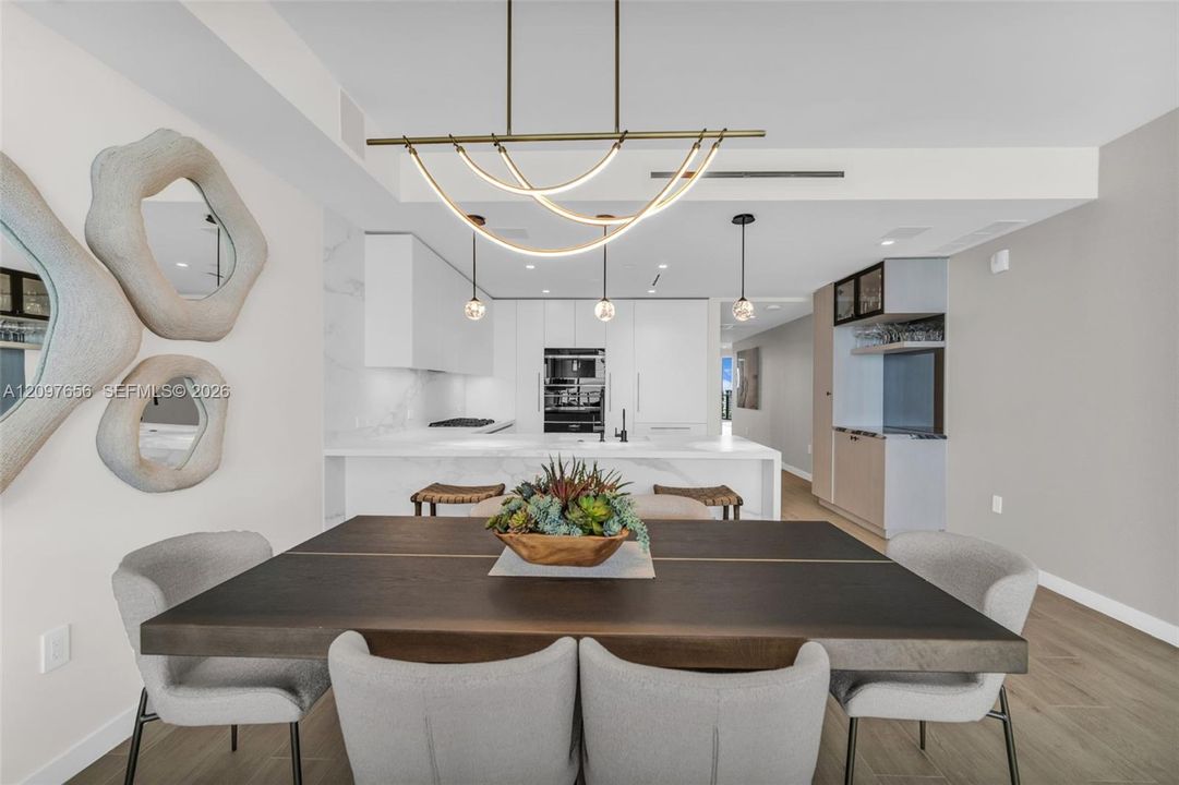 En Venta: $3,450,000 (3 camas, 3 baños, 2418 Pies cuadrados)