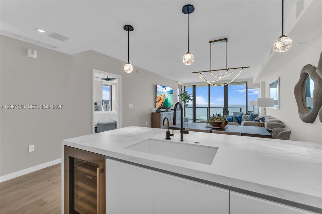En Venta: $3,450,000 (3 camas, 3 baños, 2418 Pies cuadrados)