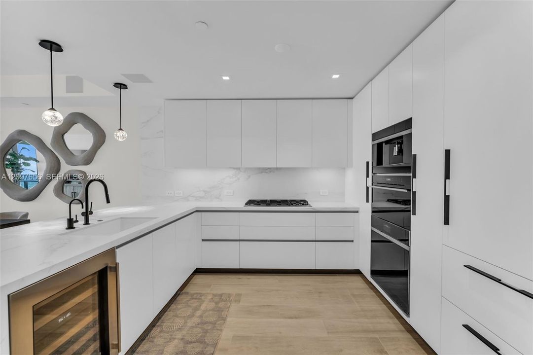En Venta: $3,450,000 (3 camas, 3 baños, 2418 Pies cuadrados)